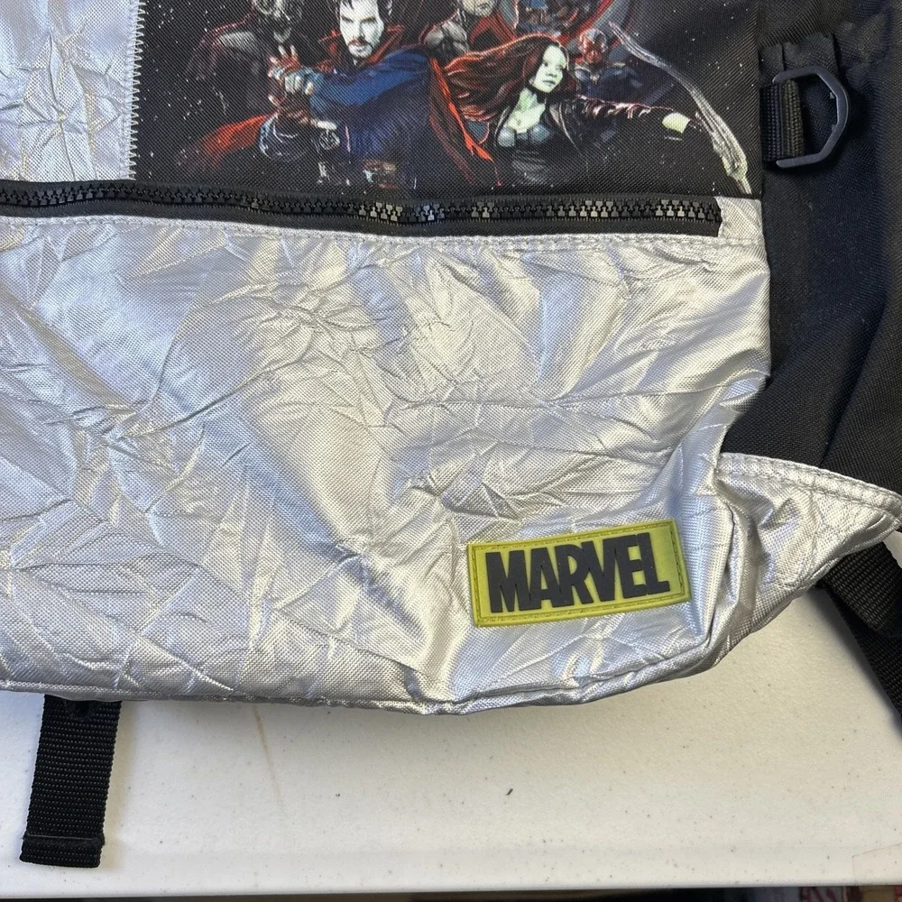 Avengers Infinity War Silver Large 22